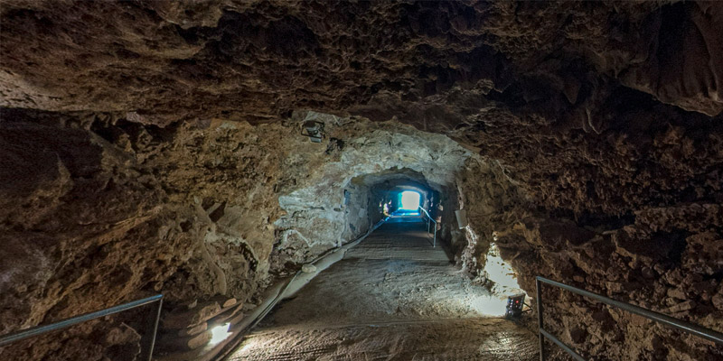 Caverns with Oculus VR and Audio by VPiX